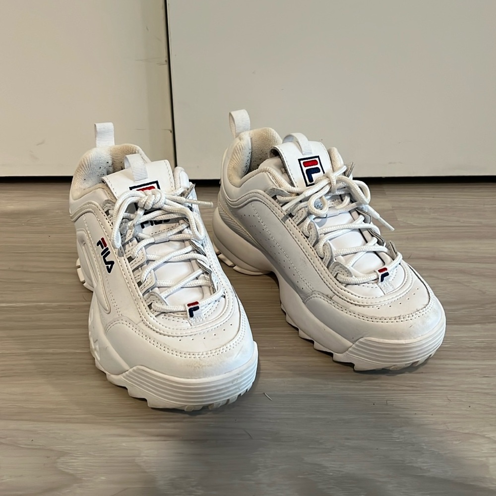 FILA white platform sneaker. Good condition.